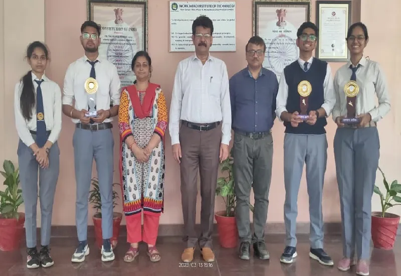 मुरादाबाद : वाद-विवाद प्रतियोगिता में एमआईटी के छात्र जीते 